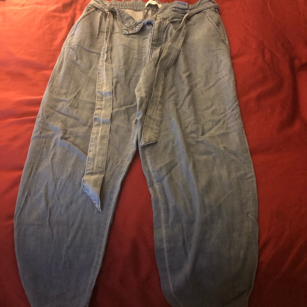 Dynamite Jean looking pants